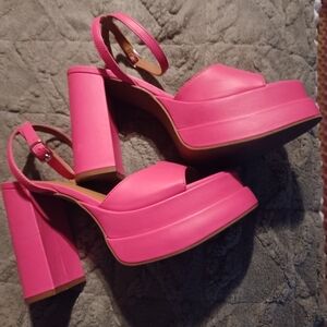 Wild Fable Bold Pink Platform Heels Sz 9